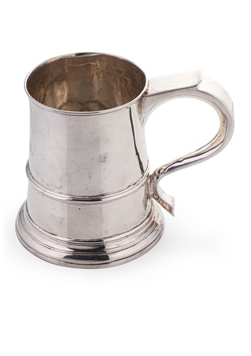 Lot 548 - A George III 18th century silver tankard