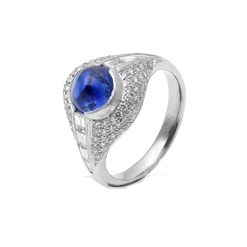 Lot 274 - A sapphire and diamond dress ring