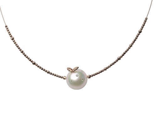Lot 45 - A south sea cultured pearl wire necklace