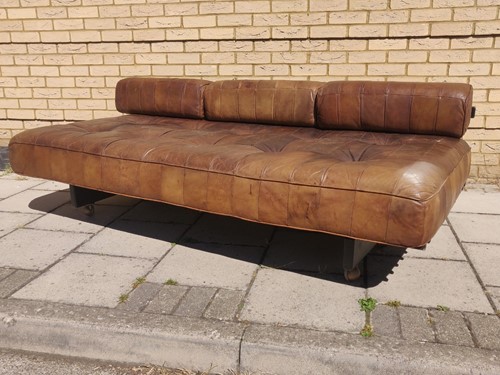 Lot 586 - A Habitat (Swiss de Sede) DS80 leather day bed,...