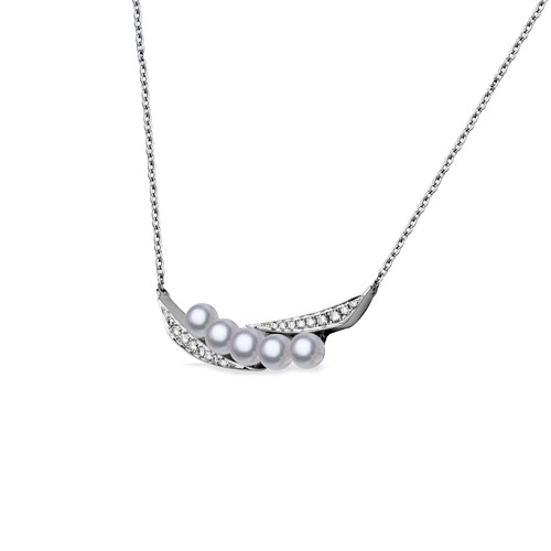 Lot 124 - A cultured pearl and diamond necklace