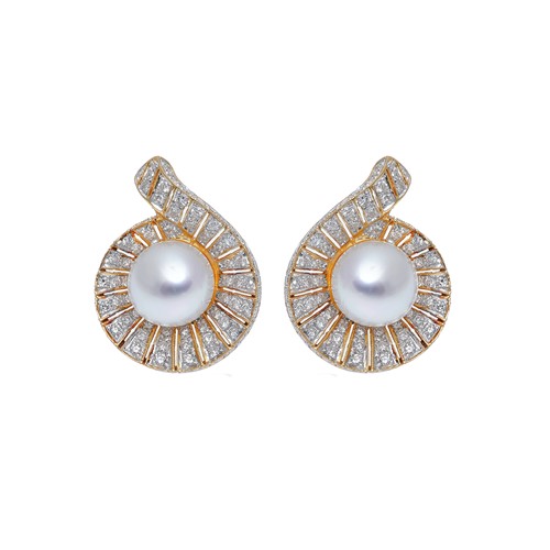 Lot 264 - A pair of south sea cultured pearl and diamond ear studs