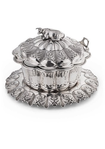 Lot 575 - A William IV silver butter dish, cover and underplate