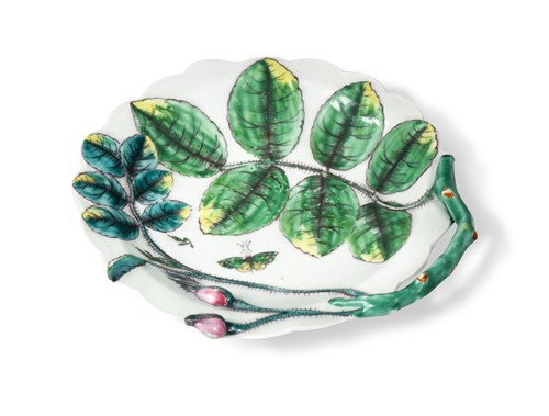 Lot 386 - A Worcester 'Blind Earl' sweetmeat dish, circa 1758