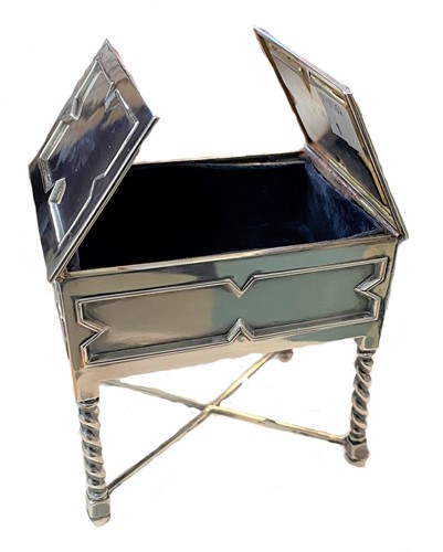 Lot 432 - A George V silver novelty jewellery casket