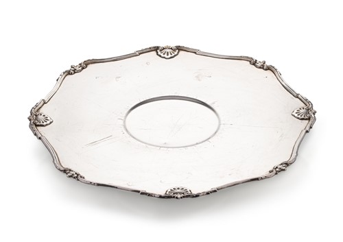 Lot 672 - A mid 20th century silver standing dish