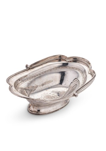 Lot 536 - A George III 18th century silver bon bon basket