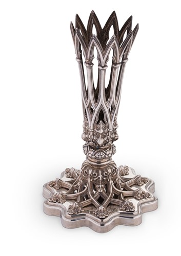Lot 574 - A William IV silver stand for a glass vase