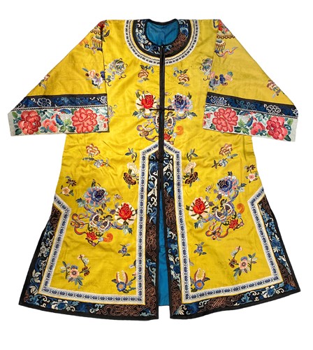 Lot 148 - A Chinese yellow satin silk woman's jacket, Qing Dynasty, late 19th/early 20th century