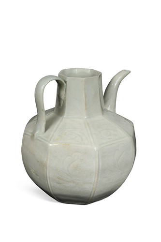 Lot 33 - A Qingbai octagonal wine pot, Song Dynasty (960-1279)