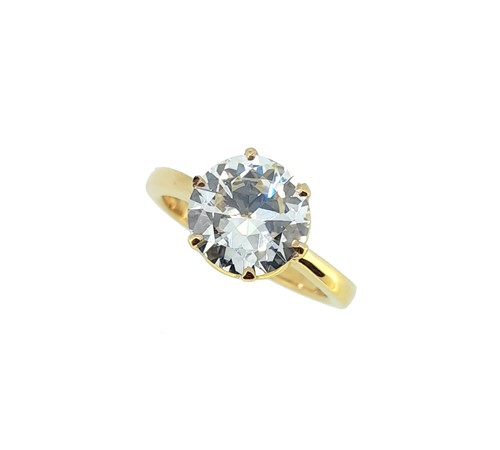 Lot 282 - A single stone diamond ring