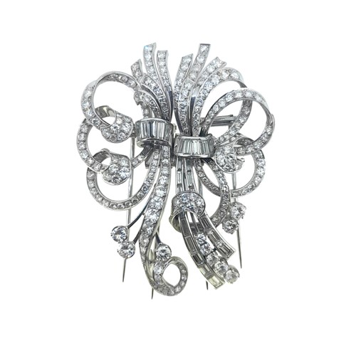Lot 280 - A mid 20th century double clip diamond set brooch