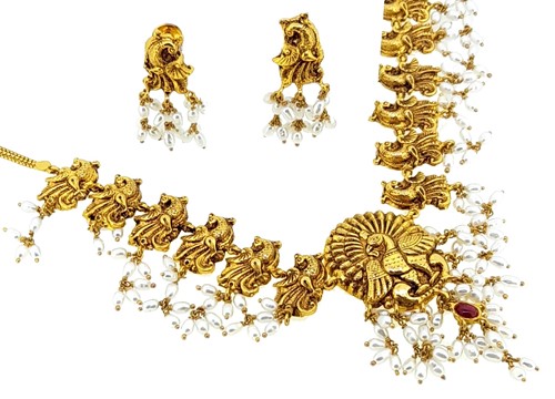 Lot 178 - An Asian pearl necklace and ear pendant suite
