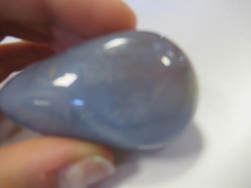 Lot 165 - A Chinese greenstone snuff bottle, early 20th century