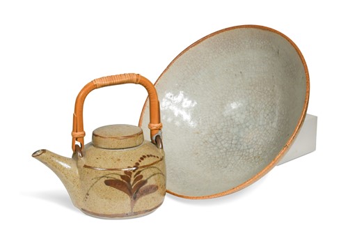 Lot 72 - David Leach OBE (1911-2005), a Lowerdown Pottery teapot