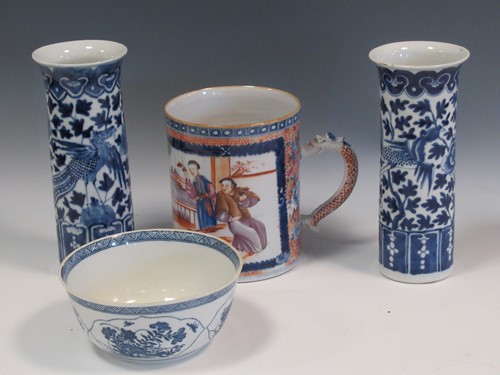 Lot 3 - A pair of Chinese blue and white vases 20.5cm...