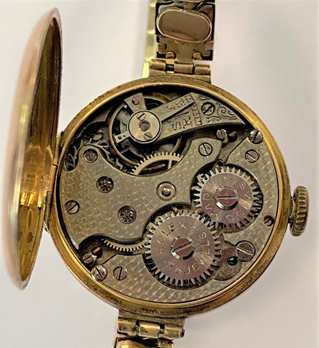 Lot 406 - Rolex - An early 20th century 9ct gold wristwatch