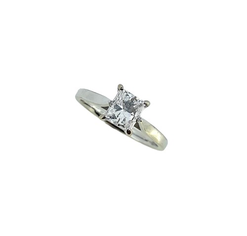 Lot 230 - An 18ct gold single stone princess cut diamond ring