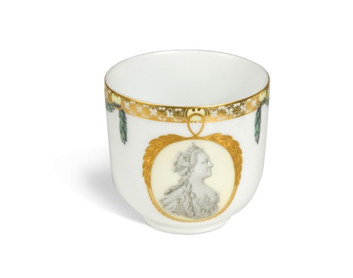Lot 624 - A Berlin porcelain coffee cup