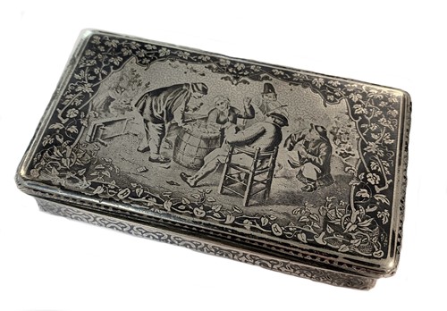 Lot 425 - A 19th century French silver and niello snuff box
