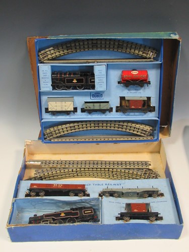 Lot 105 - Two Hornby Dublo Tank Goods sets - EDG17 and...