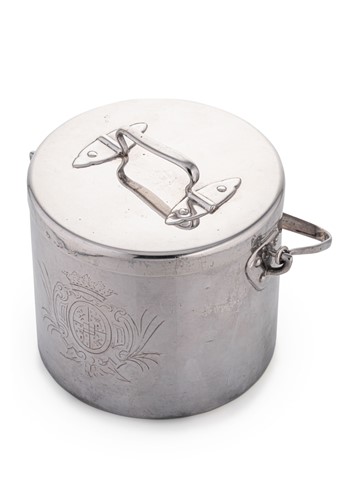 Lot 514 - A (possibly) late 18th century French metalwares silver picnic pail with cover