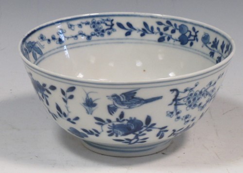 Lot 93 - A Chinese blue and white bowl, 19th century,...