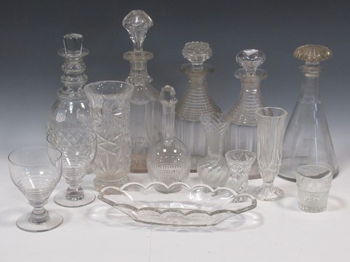 Lot 65 - A collection of glassware to include cut glass...