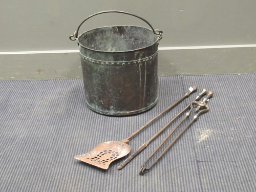 Lot 462 - A copper coal bucket and a set of fire irons