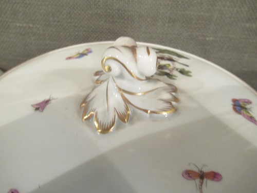 Lot 136 - A Herend Rothschild pattern ice bucket and...