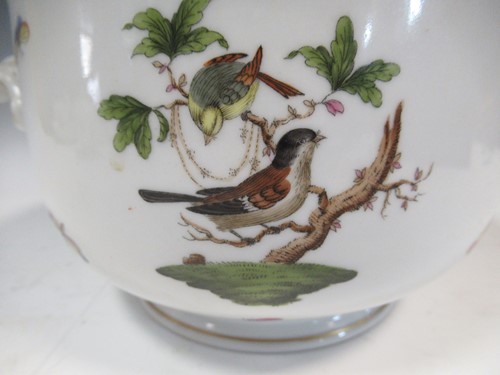 Lot 136 - A Herend Rothschild pattern ice bucket and...