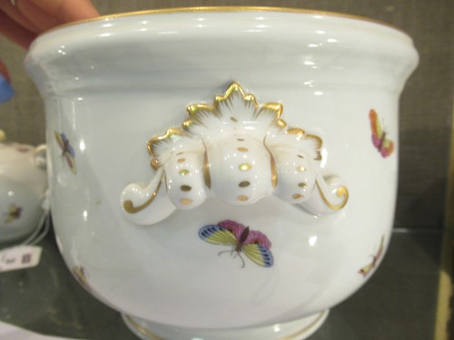 Lot 136 - A Herend Rothschild pattern ice bucket and...