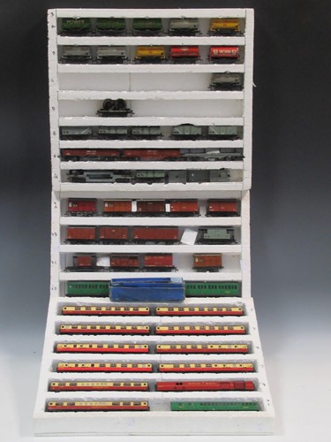 Lot 106 - Hornby Dublo. Three 0-6-2 tank locos including...