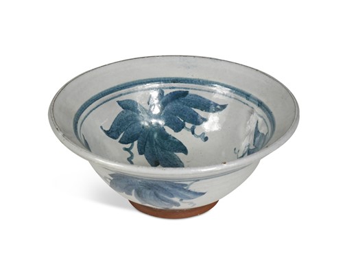 Lot 76 - Henry Hammond (1914-1989), a footed stoneware bowl