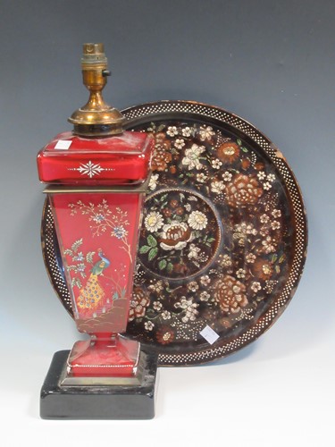 Lot 196 - A Chinoiserie glass tble lamp (one panel...