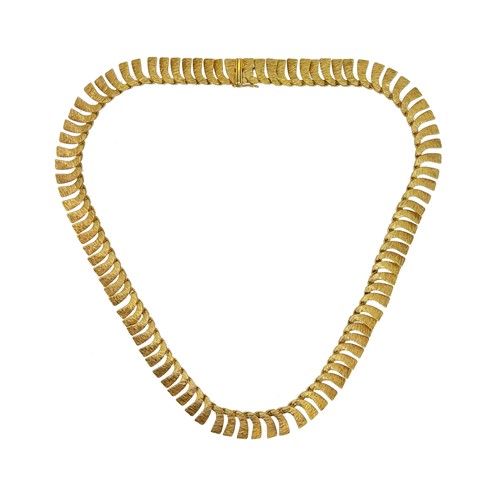 Lot 219 - A late 20th century 18ct gold collarette necklace