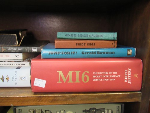 Lot 206A - Books, mainly modern. HMSO and military...