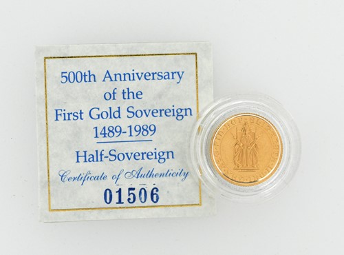 Lot 30 - 1989 Royal Mint half sovereign, 3.99g,...