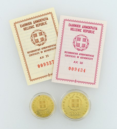 Lot 36 - Two 1981 Greek gold proof coins, 5000 drachmai...