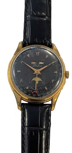 Lot 374 - Balen(?) - A gold plated triple calendar moonphase wristwatch