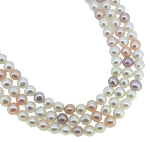 Lot 210 - A three row cultured freshwater pearl necklace