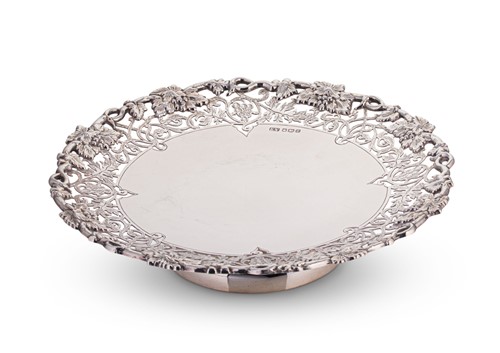Lot 677 - A mid 20th century silver standing dish