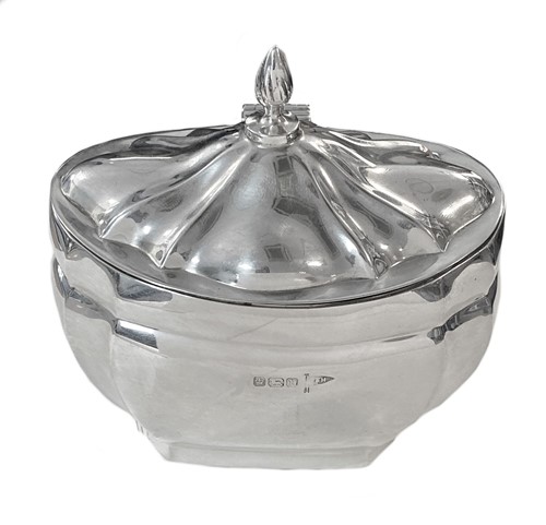 Lot 468 - An early 20th century silver tea caddy