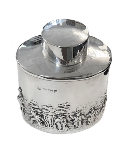 Lot 471 - A George V silver tea cannister