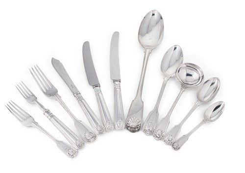 Lot 632 - A 37 piece set of Edward VII silver flatware with 89 additions