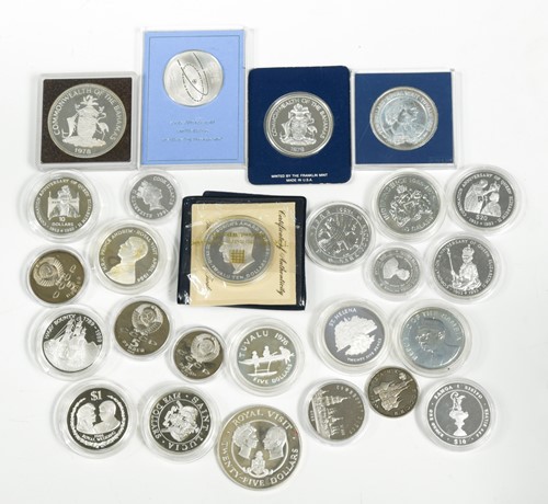Lot 18 - Modern commemorative coins and medals: 21 in...