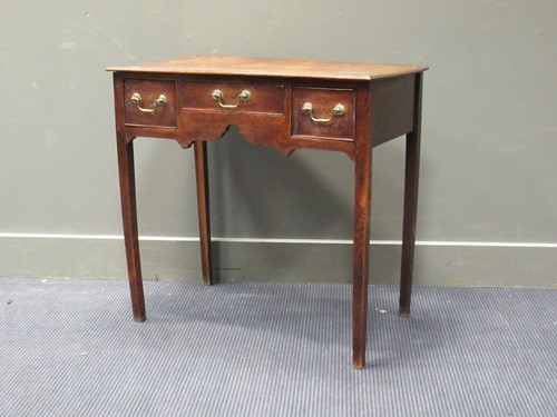 Lot 552 - A George III oak side table, 74 x 75 x 47cm