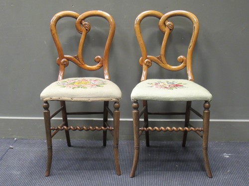 Lot 512 - A pair of Victorian rosewood side chairs (2)