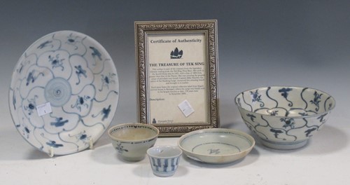 Lot 15 - A small collection of Tek Sing Cargo wares,...