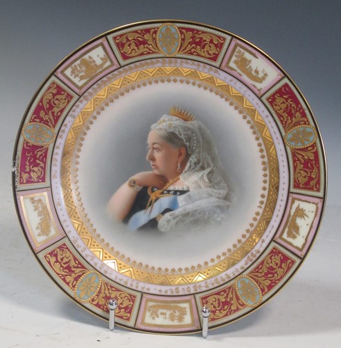 Lot 54 - A Vienna porcelain plate with painted portrait...